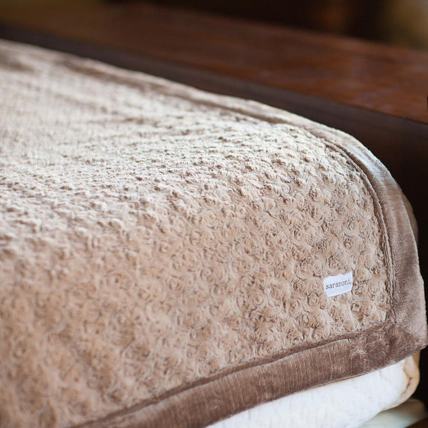 Saranoni Swirl Blanket Neutrals