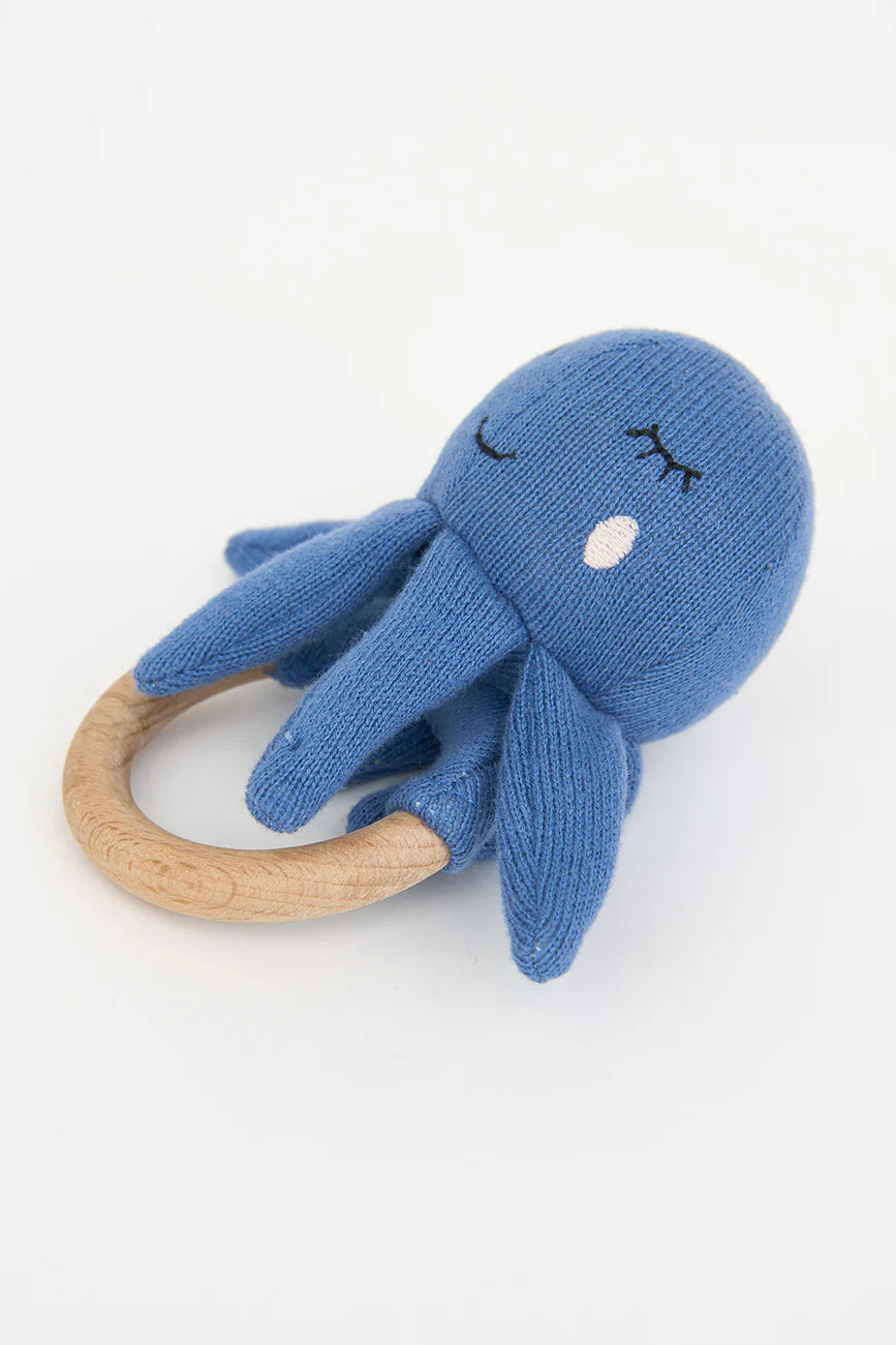 Batela Cotton and wood octopus rattle